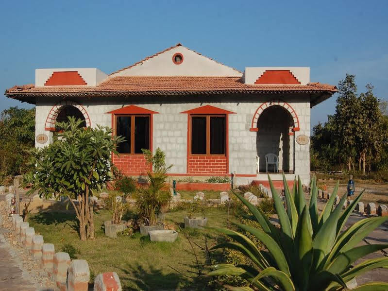 Mogli Resort Kānha Exterior photo