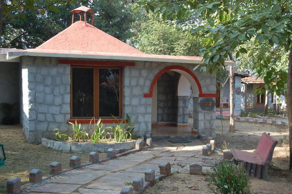 Mogli Resort Kānha Exterior photo