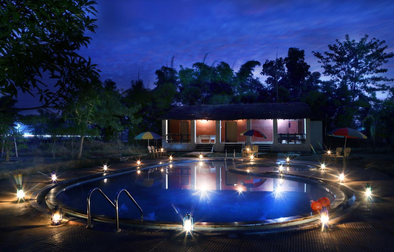 Mogli Resort Kānha Exterior photo